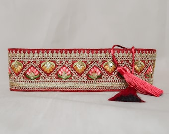 Cinturón rojo y dorado / Cinturón obi bordado / Accesorios únicos para mujer / Ropa Boho Festival / ideas de regalos / Boda oriental