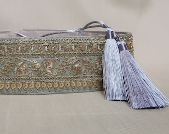 Ceinture obi gris clair | Ceinture obi brodée | Accessories fait main | Ceinture boho | Accessoires pour l'été | Ceinture pour femme