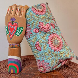 Trousses de maquillage de voyage en coton matelassé faites main - trousse de maquillage bohème chic avec doublure imperméable