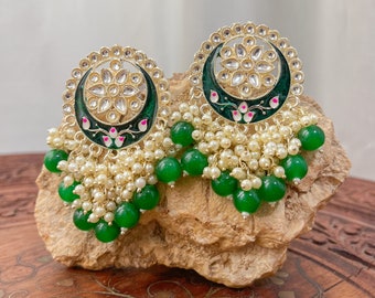 Boucles d'oreilles pendantes bohème lune avec perles, accessoires de festival tsigane, créoles tribales ethniques, bijoux hippie vert clair hypoallergéniques