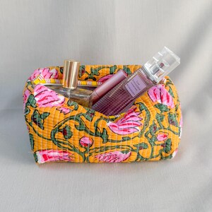 Handgefertigte gesteppte Baumwoll-Reise-Make-up-Tasche - Boho-Chic-Make-up-Tasche mit wasserdichtem Futter