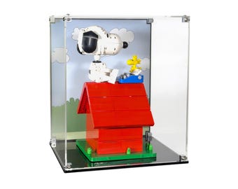 Acrylic Display Case fits LEGO 21368, Peanuts: Snoopy’s Doghouse with UV-Printed Background - Set Not Included