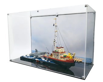 Acrylic Display Case Fits LEGO 21350, Jaws with UV-Printed Background - Set Not Included