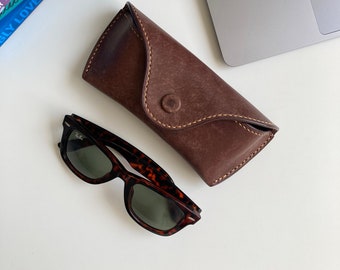 Personalized leather sunglasses case • Handcrafted leather sunglasses case • Hard sunglasses case • 1 year anniversary gift for boyfriend
