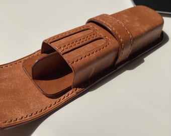 Étui à stylos en cuir pour deux stylos • Étui à stylo-plume • Porte-stylo en cuir fait main • Cadeau de remise des diplômes universitaires pour elle • Étui à crayons en cuir •