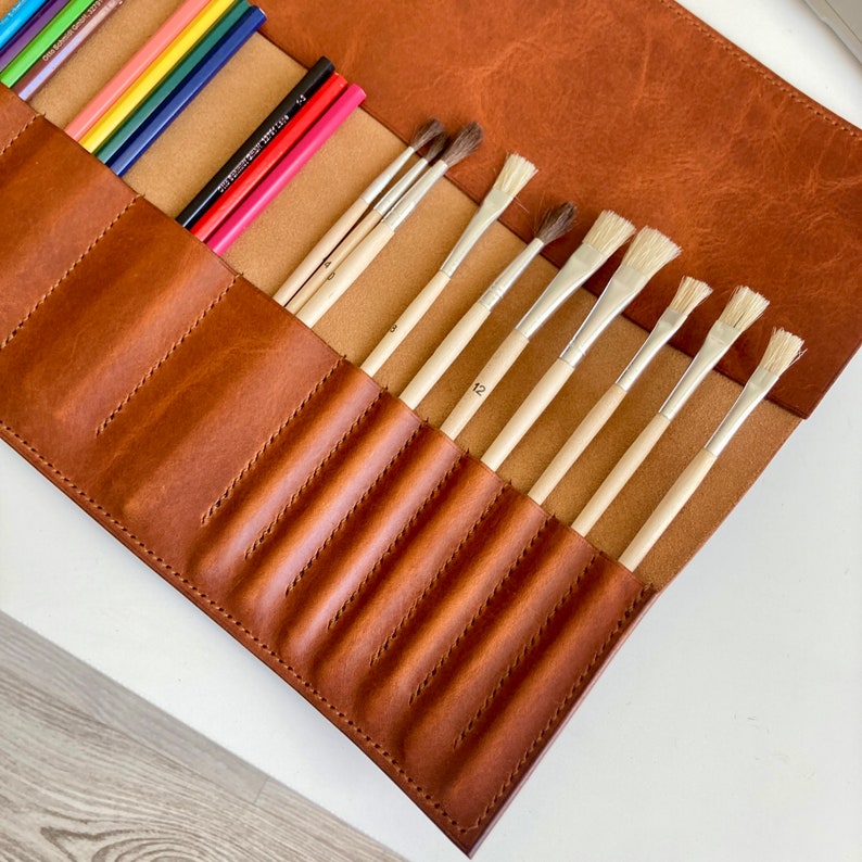 Brown leather paint brush holder, Multi-compartment artist roll, Art tool organizer, Handmade makeup brush holder, Roll-up paint brush case image 4