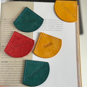 Personalisierte Leder Ecke Lesezeichen, Weihnachtsstrumpf Füller Geschenk für Buchliebhaber, Buchlesegeschenk für Geburtstag, 3. Jahrestag
