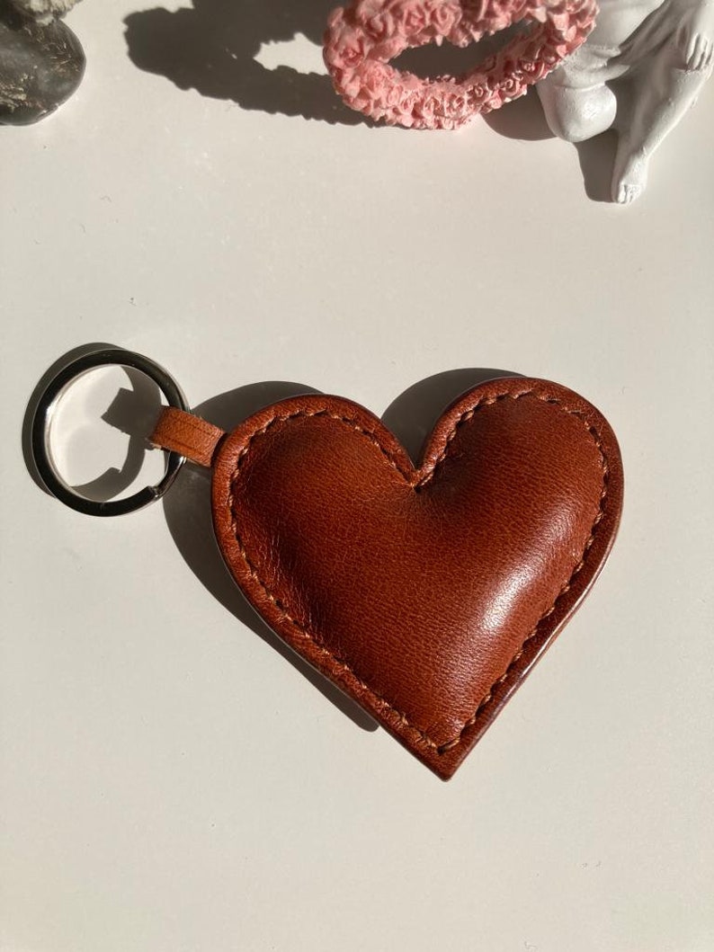 Leather Heart Keyring , Mother's Day Gift, Personalised Leather Keyring Key Chain Gifts for Her and Him, Personalized Gift, Handmade in DE image 4