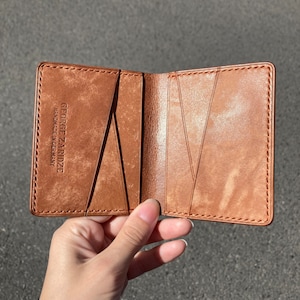 Custodia in pelle regalo personalizzata per biglietti da visita e carte di credito Portafoglio per carte di credito minimalista Carta marrone Custodia in pelle Portafoglio