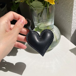 Leather Heart Keyring , Mother's Day Gift, Personalised Leather Keyring Key Chain Gifts for Her and Him, Personalized Gift, Handmade in DE image 8