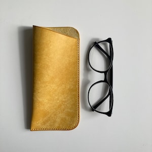 Compacte leren brillenkoker, leren brillenkoker voor dames en heren, gepersonaliseerde leren zonnebrillenkoker, handgemaakte leren brillenkoker