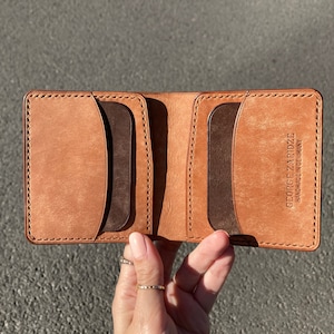 Minimalistisches Design Leder Portemonnaie personalisiert Bifold Monogramm Herren Portemonnaie Geburtstag Geschenk Handgemacht Geldbörse Braun Kreditkarten Portemonnaie Jubiläum