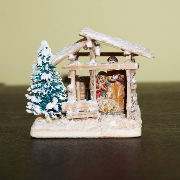 Presepe artigianale in miniatura