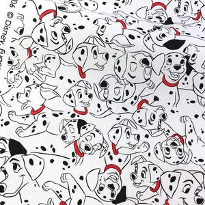 ディズニー 101匹わんちゃん ダルメシアンの子犬柄 コットン生地（0.5ヤード単位販売）