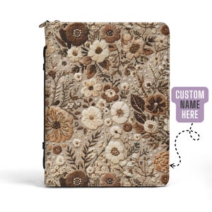 Copertina della Bibbia Boho Hazel, copertina della Bibbia personalizzata floreale, regalo cristiano, custodia della Bibbia in pelle PU Cottageore, copertina della Bibbia carina, ricamo finto