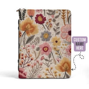 Funda de Biblia con flores rosas para mujer, funda de Biblia personalizada de cuero sintético, regalo cristiano bohemio con motivos florales, estilo cottagecore, bonita funda de Biblia, bordado falso