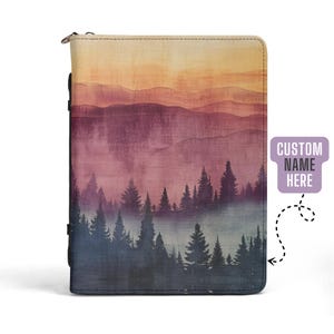 Custodia per Bibbia personalizzata con motivo tramonto nella foresta di pini, regalo personalizzato con copertina per Bibbia, grazioso regalo cristiano boho, custodia per Bibbia in pelle PU, arte astratta con paesaggio.