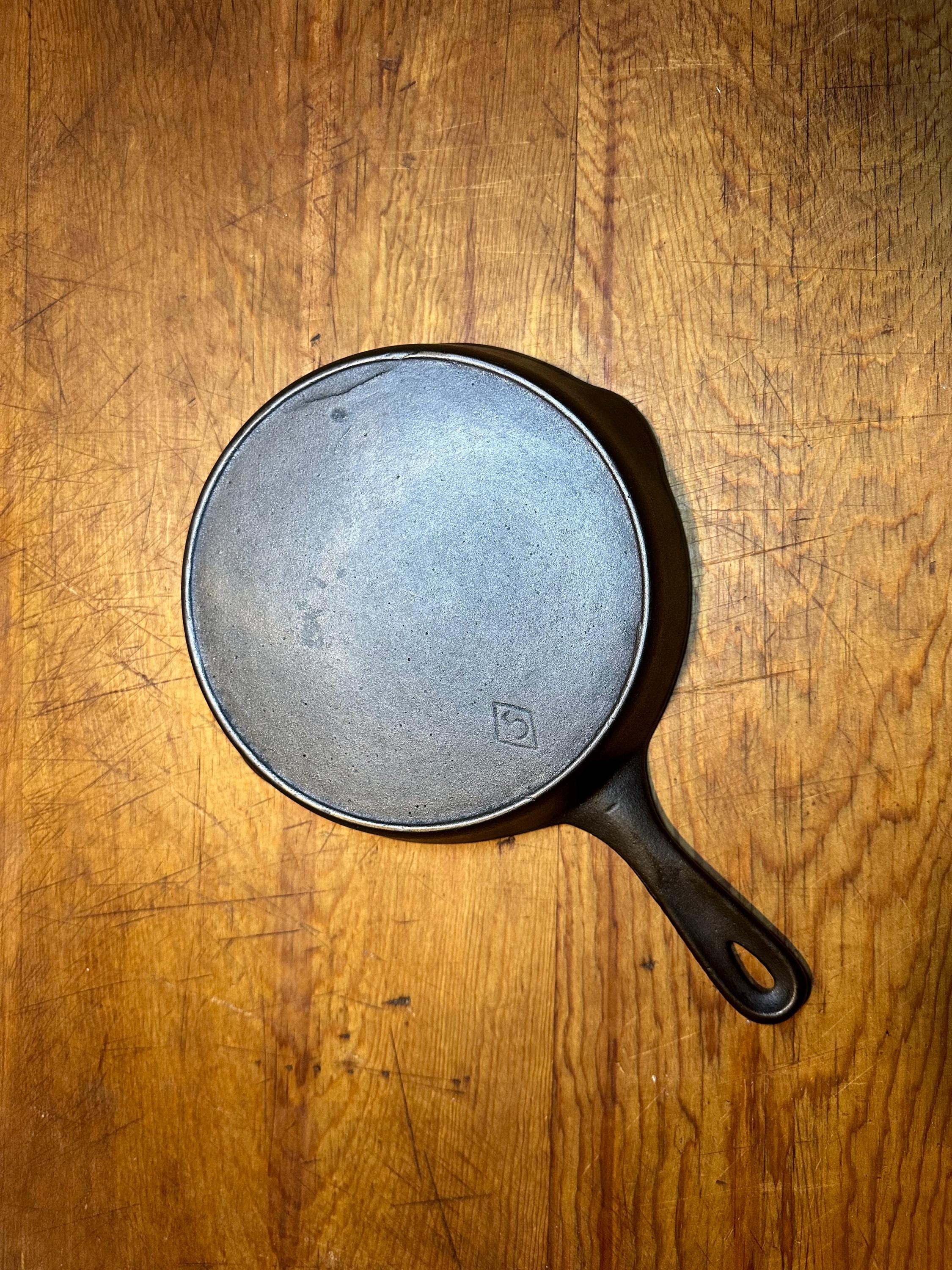 Chicago Hardware Foundry 5 Diamondlogo Cast Iron Skillet (excellent