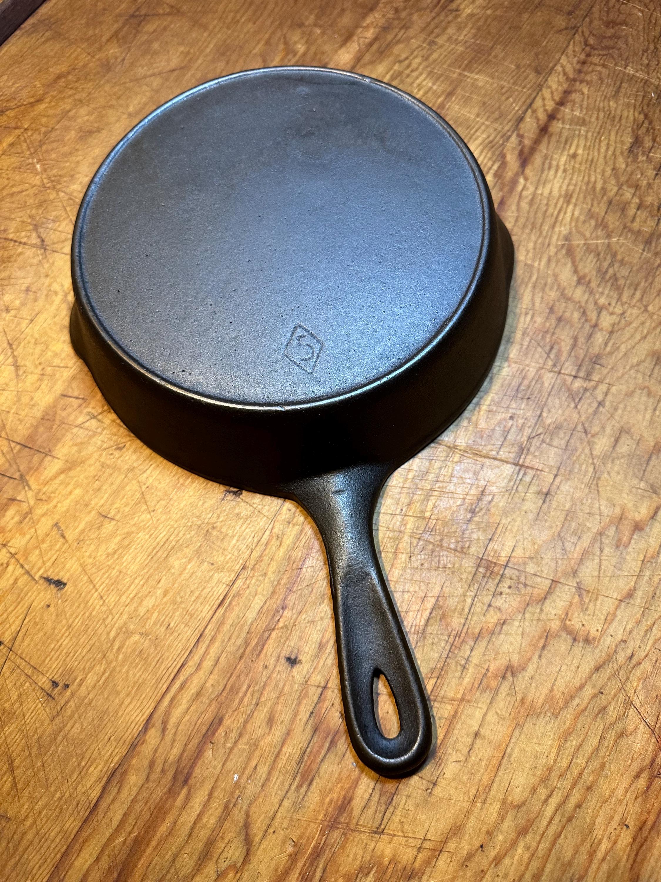 Chicago Hardware Foundry 5 Diamondlogo Cast Iron Skillet (excellent