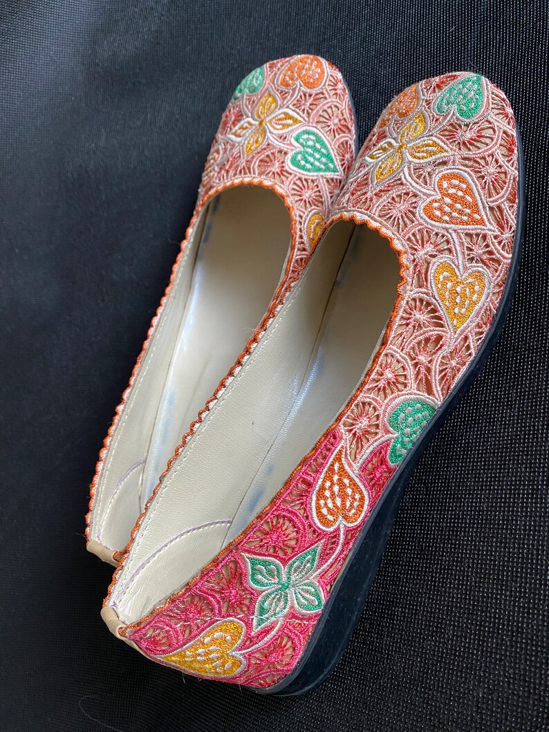 Embroidery slippers image 4