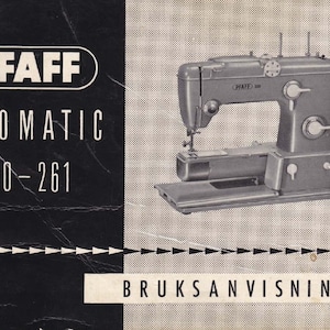 Puede incluir: Imagen en blanco y negro de una máquina de coser automática Pfaff 360-261 con el texto "BRUKSANVISNING" en la parte inferior de la imagen.