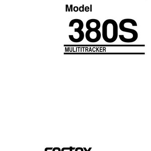 Op de afbeelding: Een wit document met zwarte tekst. De tekst luidt "Service Manual", "Model 380S MULTITRACKER" en het Fostex-logo. Het document lijkt een handleiding te zijn voor een 380S Multitracker.