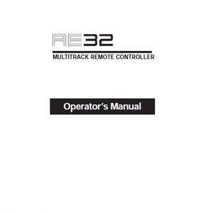 Könnte beinhalten: Schwarzweißes Cover des Akai RE32 Multitrack Remote Controller Bedienhandbuchs. Das Handbuchcover hat das Akai Digital Logo oben und den Text "RE32 Multitrack Remote Controller" in der Mitte. Der Text "Bedienungsanleitung" befindet sich in einem schwarzen Rechteck am unteren Rand der Seite.