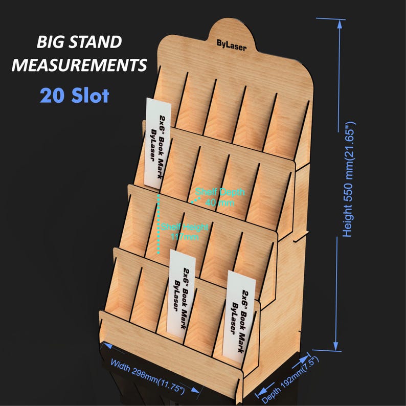 Puede incluir: Un expositor de madera con 20 ranuras, etiquetado como "BIG STAND MEASUREMENTS". El expositor mide 550 mm de alto, 298 mm de ancho y 192 mm de profundidad. Cuenta con ranuras para exhibir art&iacute;culos e incluye el texto "ByLaser".