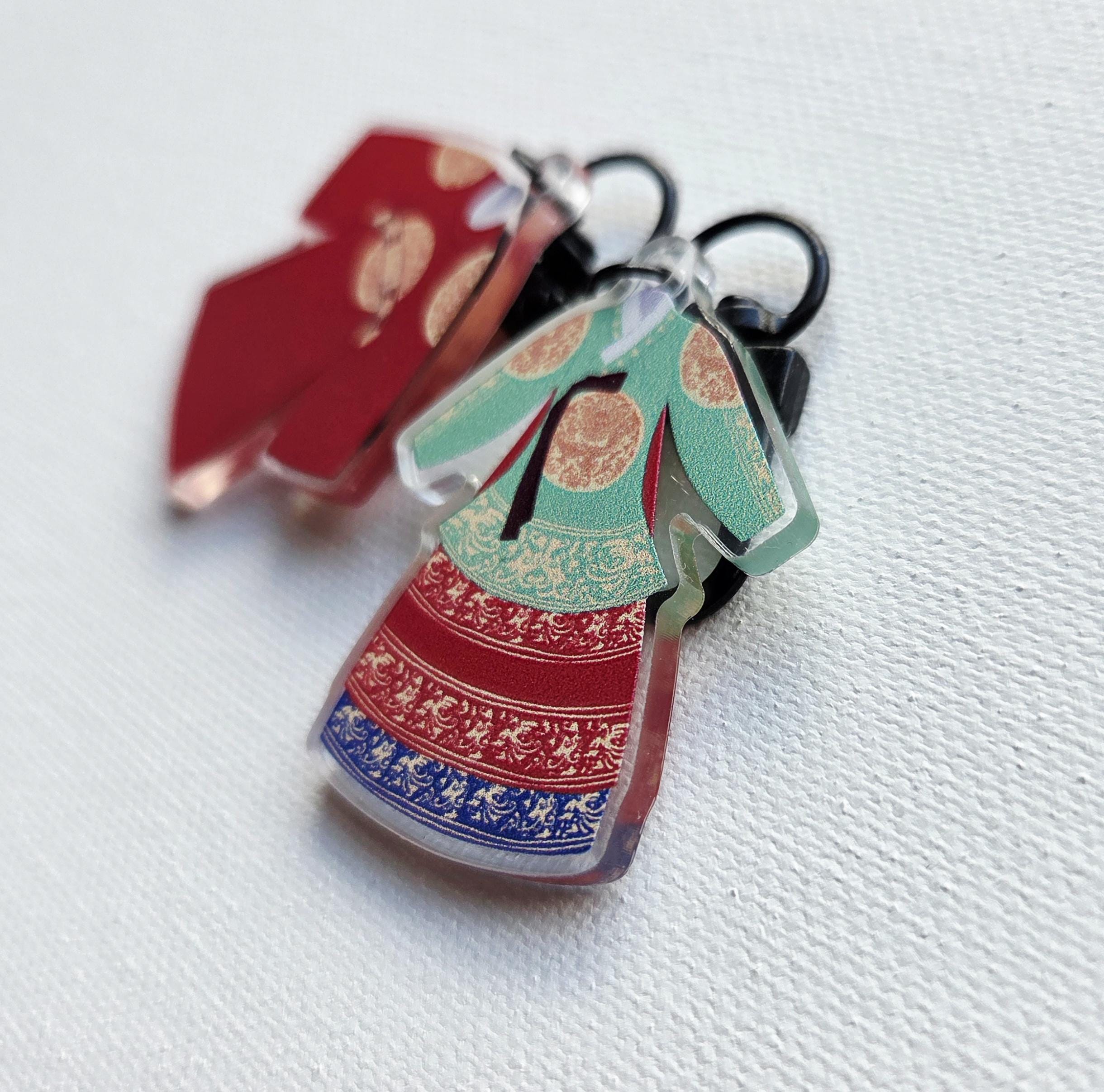 Korean Royal Hanbok Keychain Set, King & Queen Couple Keyring ...