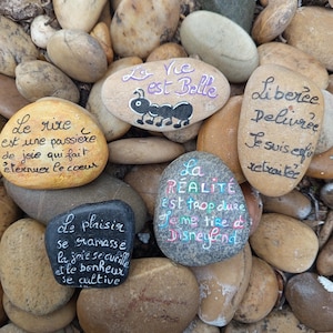 Beschilderde kiezels, kiezelschilderij, bericht, gepersonaliseerde kiezel, stenen zin, kiezelcitaat, pensioencadeau, citaat op kiezel