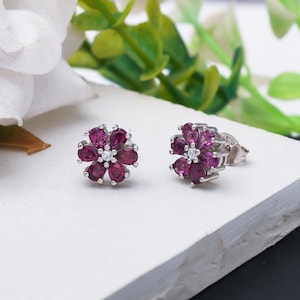 Rhodolite Garnet Floral Earring in Sterling Silver, Rhodolite Garnet Earring, Garnet Jewelry, Garnet Stud Earring,  Gemstone Stud for Women