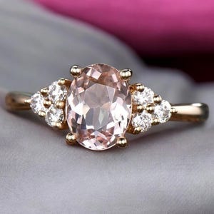 Anillo de morganita natural con moissanita en oro rosa de 14 quilates. Anillo de morganita. Joyería de morganita. Anillo de oro rosa. Anillo con piedras preciosas para mujer.