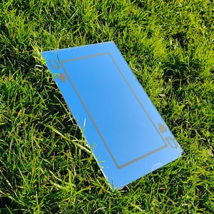 Specchio da parete con carta da gioco incisa al laser Regina di cuori, Positive Vibe