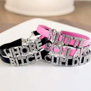 Gargantilha feminina personalizada, gargantilha com nome, colar com palavra, gargantilha com letras iniciais de cosplay, colar largo e dourado, presentes para ela