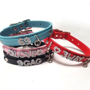 Collar de anilla gruesa con letras enormes en rosa, rojo, blanco, azul o negro (para hombre/tallas grandes)