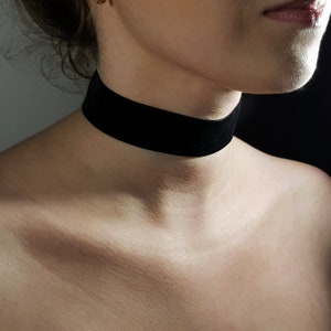 Black Elastic Double Plush Velvet Choker Extra Wide 25mm Black Choker Velvet Choker, Jewellery, Velvet Choker, Elegant Minimalist image 2