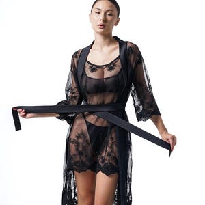 Doorschijnende kamerjas met onderjurk, kanten lingerie babydoll doorschijnend, transparante babydolllingerie, onderjurk nachtjapon en kamerjas