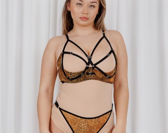 Crotchles lingerie - Open lingeries set, Shelf bra and bikini open crotched for women, Open cupless bra, Cupless lingerie plus size