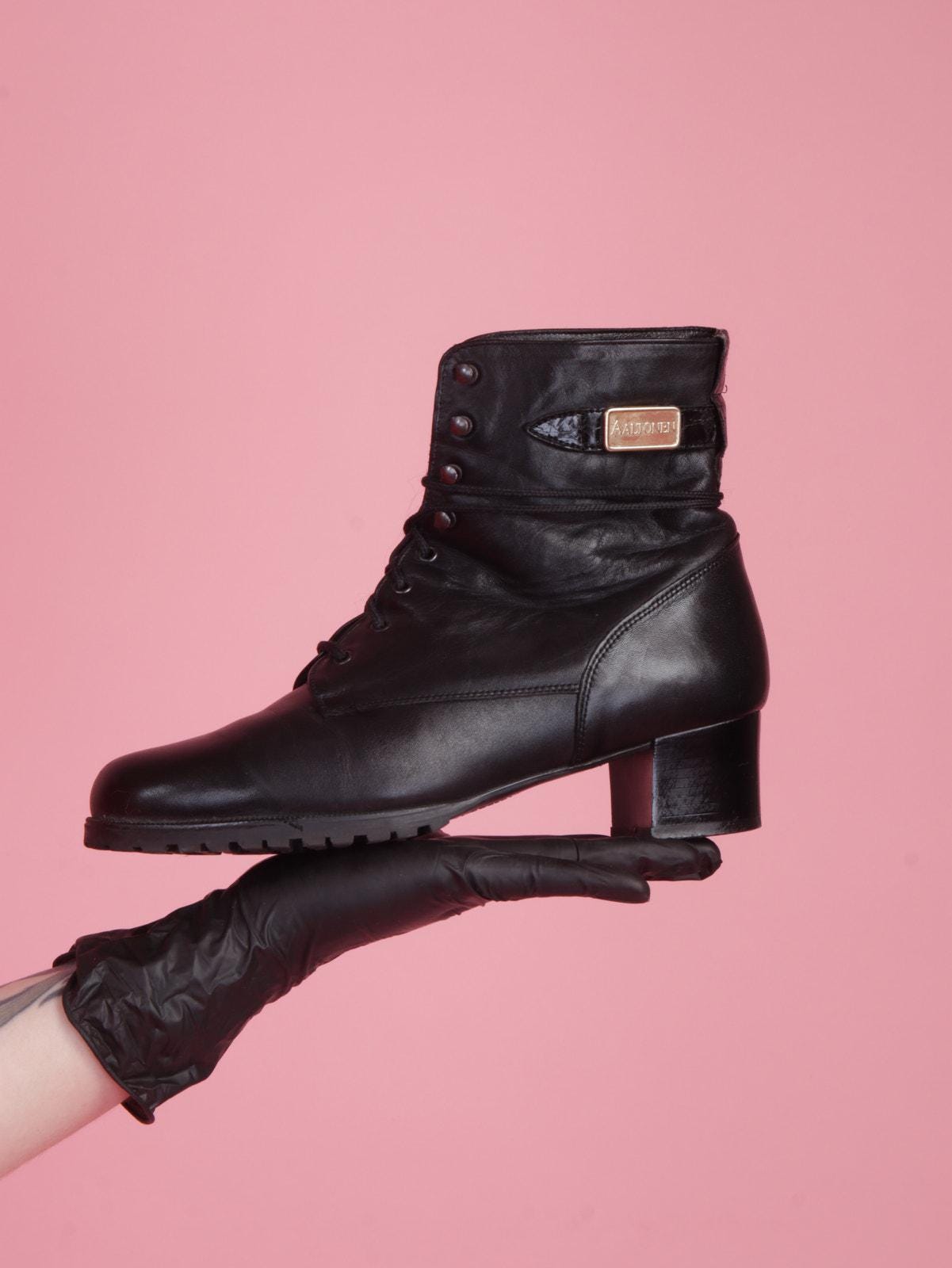 90s Vintage Finnish Leather lace-up ankle booties with round toe and block heel UK5