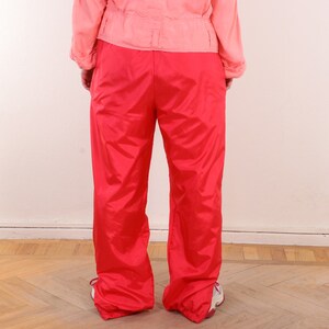 Pantalon coupe-vent rouge vintage des années 90 doublé zippé L image 4