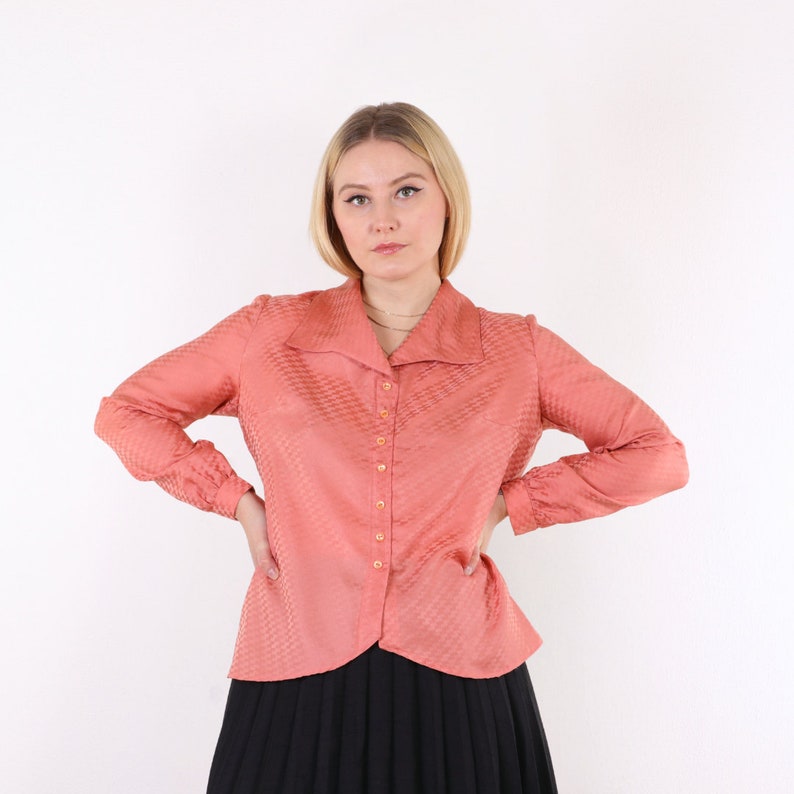 Vintage 70s Cutaway Collar Dusty coral pink Blouse, Size up to M image 7