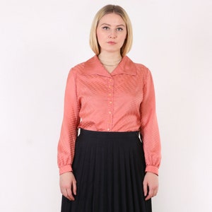 Vintage 70s Cutaway Collar Dusty coral pink Blouse, Size up to M image 5