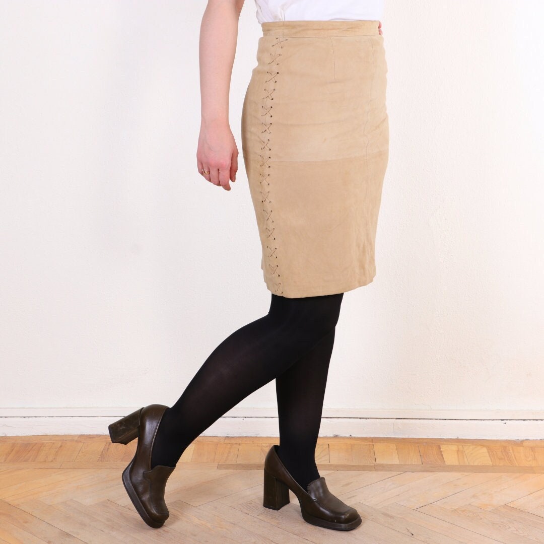 Brown suede skirt with black tights hot sale