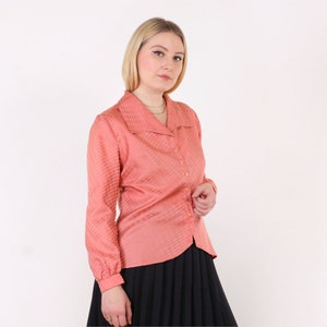 Vintage 70s Cutaway Collar Dusty coral pink Blouse, Size up to M image 2