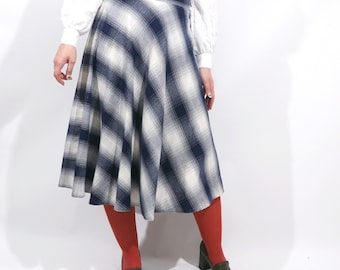 Vintage plaid circle skirt in navy blue and white L, Dark Academia skirt