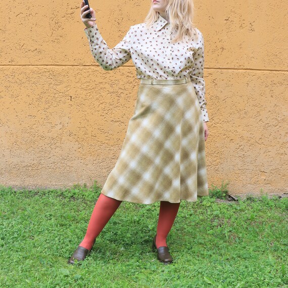 70s Vintage A line wool winter skirt beige green … - image 4