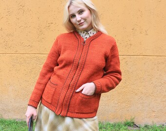 Vintage 70s knitted cardigan with pockets in brick red, Size M/L, non-itchy knit