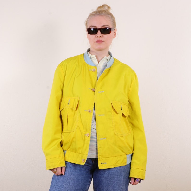 Vintage 80s REVERSIBLE bold bomber jacket in yellow and baby blue M, cotton artisan hippie short jacket image 3