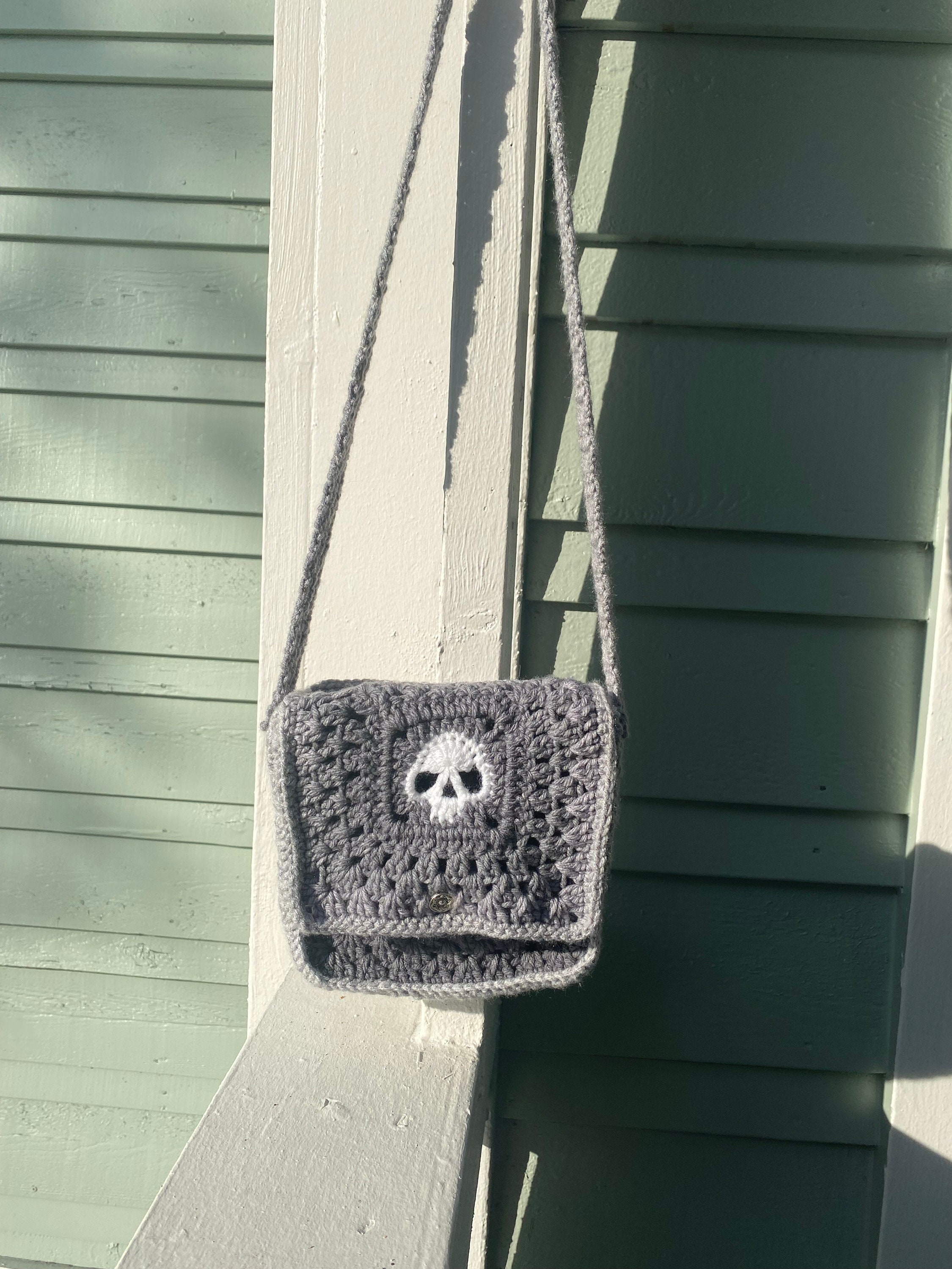 Dark Skull Graphic Crochet Bag, Halloween Theme Knitted Tote Bag, Vintage  Gothic Ghost Shoulder Bag - Temu Belgium
