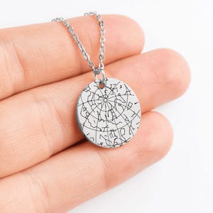 Personalisierte Sternkarte Halskette, Sternkarte Halskette für Ihr Datum und Ort, Benutzerdefinierte Sternkarte Halskette Geburtstag Weihnachten Geschenk Silber